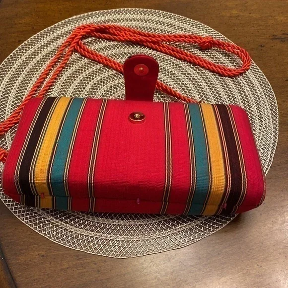 Beautiful red canvas with velvet interior, shoulder, or Crossbody purse‎ - Picture 3 of 5